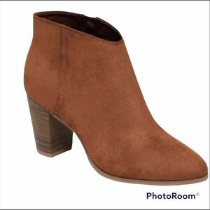 Old Navy Booties Cognac Brown Faux Suede Ankle NWT 10 Block Heel